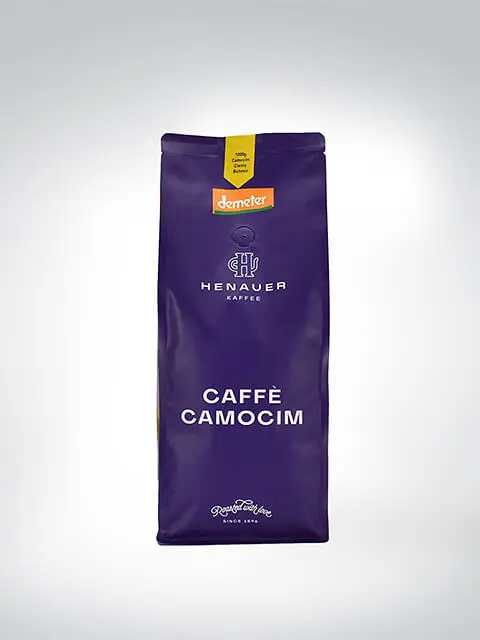 Verpackung des Henauer Kaffee Caffè Camocim in violetter Tüte mit Demeter-Siegel